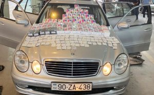 Gömrükçülər 67 ədəd mobil telefon, külli miqdarda dərman preparatı aşkarlayıb - FOTOLAR