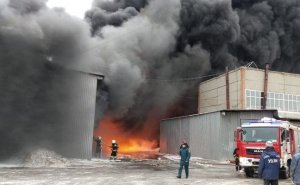 SON DƏQİQƏ: Rusiyada fabrik yanır - VİDEO