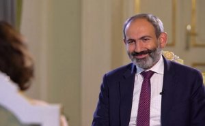 Keçmiş məmur Ermənistanın baş nazirini məhkəməyə verib