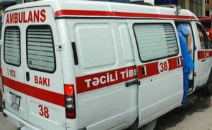 Bakıda təcili tibbi yardım avtomobili qəzaya uğrayıb