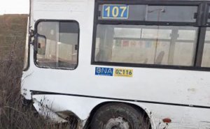 Bakıda idarəetməni itirən avtobus sürücüsü QƏZA TÖRƏTDİ