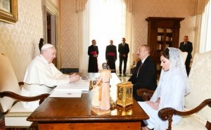 Papa Fransisk: “Azərbaycan əsl tolerantlıq nümunəsidir”