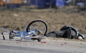 Bakıda avtomobil velosipedçini vuraraq öldürüb