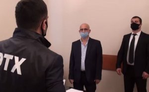XİN-in həbsdə olan iki əməkdaşı məhkəməyə müraciət edib