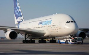 “Airbus 380” təyyarəsi İstanbula təcili eniş etdi