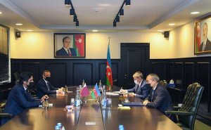 Mikayıl Cabbarov Qətər səfiri ilə görüşüb