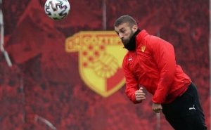 “Qalatasaray” heyətini yeni müdafiəçi ilə gücləndirib
