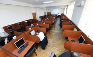 Hakimliyə namizədlərlə test imtahanı keçirilib