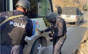 Qondarma rejimin “bayrağı”nı silən polis kimdir? - FOTO