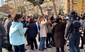 “Tərtər işi”ndə ittiham edilənlərin yaxınları toplaşdı