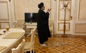 İran Prezidenti Kremldə namaz qıldı