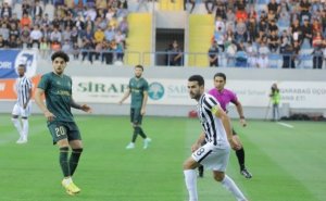 "Qarabağ" "Neftçi"ni məğlub edərək vahid lider oldu - VİDEO