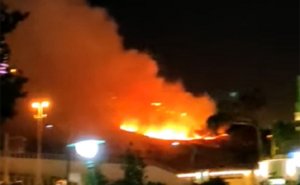 Rusiyada zavod yanır