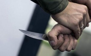Azərbaycan Ordusunun hərbçisi qız üstündə BIÇAQLANIB?