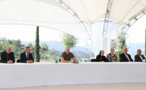 Prezident Laçına qayıdanlara evlərin açarlarını təqdim etdi