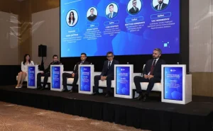 “Nəqliyyat infrastrukturunda davamlı həllər media müstəvisində” adlı panel sessiya keçirildi - FOTO