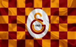 “Qalatasaray” müdafiəçisi ilə yollarını ayırdı