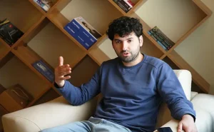 "Başqasını günahlandırmaqla insan özünü qoruduğunu düşünür" - Psixoloq