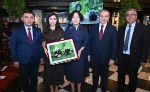 Leyla Əliyeva “Tanımadığımız Konfutsi” adlı gecədə iştirak etdi - FOTO
