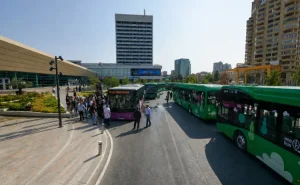 2530 avtobus Bakını xilas edəcək, yoxsa tıxacı artıracaq? - AÇIQLAMA