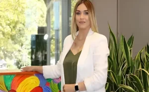 Bu direktora  HÖKM OXUNDU