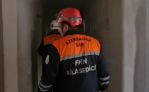 Bakıda yaşayış binasında partlayış - xəsarət alan var - FOTO