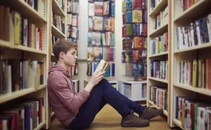 Kitab oxuyanlara təhsil haqqı və nəqliyyatda güzəşt – Azərbaycanda belə sistem olacaq?