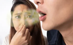 Ağız qoxusuna səbəb olan əsas amil  AÇIQLANDI