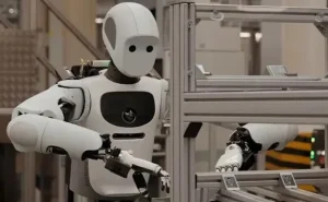“Toyota” zavodlarında insanları robotlar əvəz edəcək? –  40 min robotdan istifadə edəcəklər