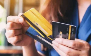 Bankların kart məhdudiyyətinin əsl səbəbi nədir? -  İqtisadçı AÇIQLADI