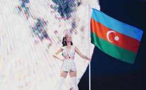 “Səni sevirəm, Bakı” yazıb bu fotoları paylaşdı