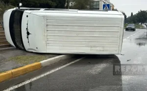Sumqayıtda “BYD” ilə toqquşan “Ford” aşdı -  FOTO