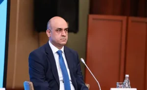 17 illik departament direktoru baş direktor  OLDU