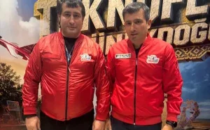 Araz Musayev TEKNOFEST-də Selçuk Bayraktarla görüşdü