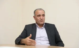 "Tramp gah İranla danışıqlara hazır olduğunu deyir, gah da İranı məhv edəcəyini bildirir"