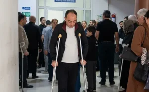 "İcbari Sığorta yaranandan növbəyə dayanmaq xəstələrin canını boğaza yığıb" -  AÇIQLAMA 