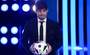 Məşhur futbolçu 40 yaşında karyerasını bərpa etdi