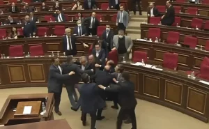 Ermənistanda 6 deputat köməkçisi  CƏZALANDIRILDI