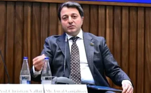 “Rusiyanın 102-ci hərbi bazanı Ermənistandan çıxarması real görünmür” -  Deputat