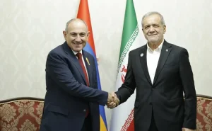 Paşinyan Pezeşkianla görüşdü - FOTO