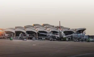 Husilər yenidən Ər-Riyad aeroportuna hücum ETDİ