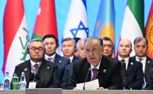 "Yalnız qarşılıqlı ehtiram, hörmət və anlaşma ilə ortaq məqsədlərimizə nail ola bilərik" - Emoməli Rəhmon