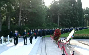 Energetiklər Fəxri xiyabanı və Şəhidlər xiyabanını ziyarət etdilər - FOTO