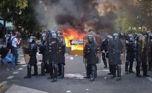 Parisdə komendant saatı  uzadıldı
