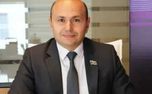 "Bir millət, iki dövlət" hər məsələdə eyni mövqedə olmaq demək deyil - Elşad Mirbəşiroğlu
