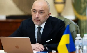 Ukrayna Milli Bankının sədri istefa  VERDİ