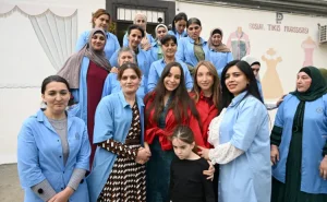 Prezidentin qızı və gəlini Şamaxıda sosial tikiş müəssisəsində -  FOTO
