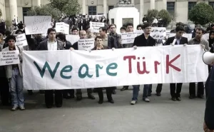 Öz ölkəsində azərbaycanlılara ana dilində məktəb açmayan İran Azərbaycana dərs keçməsin - ETİRAZ